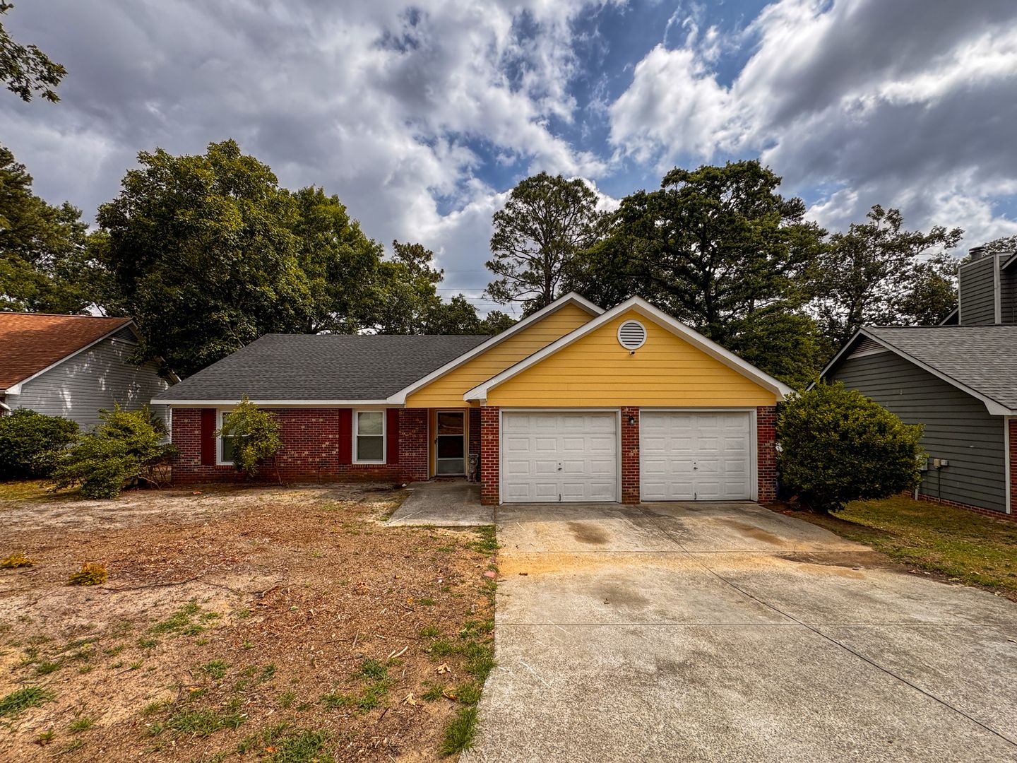 Fayetteville House: 471 Brandermill Road