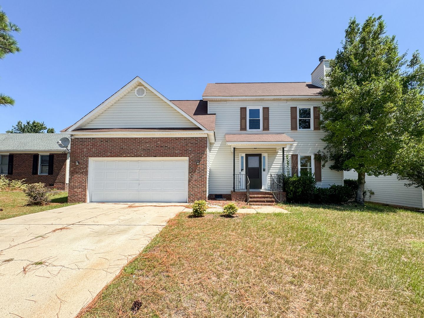 Hope Mills House: 821 Connaly Drive