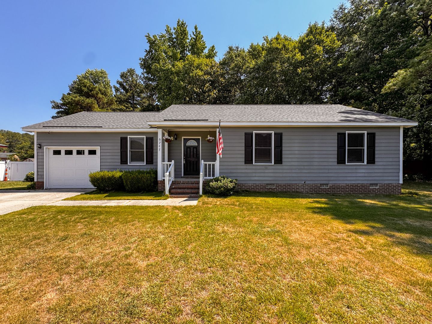 Fayetteville House: 6747 Vaughn Road
