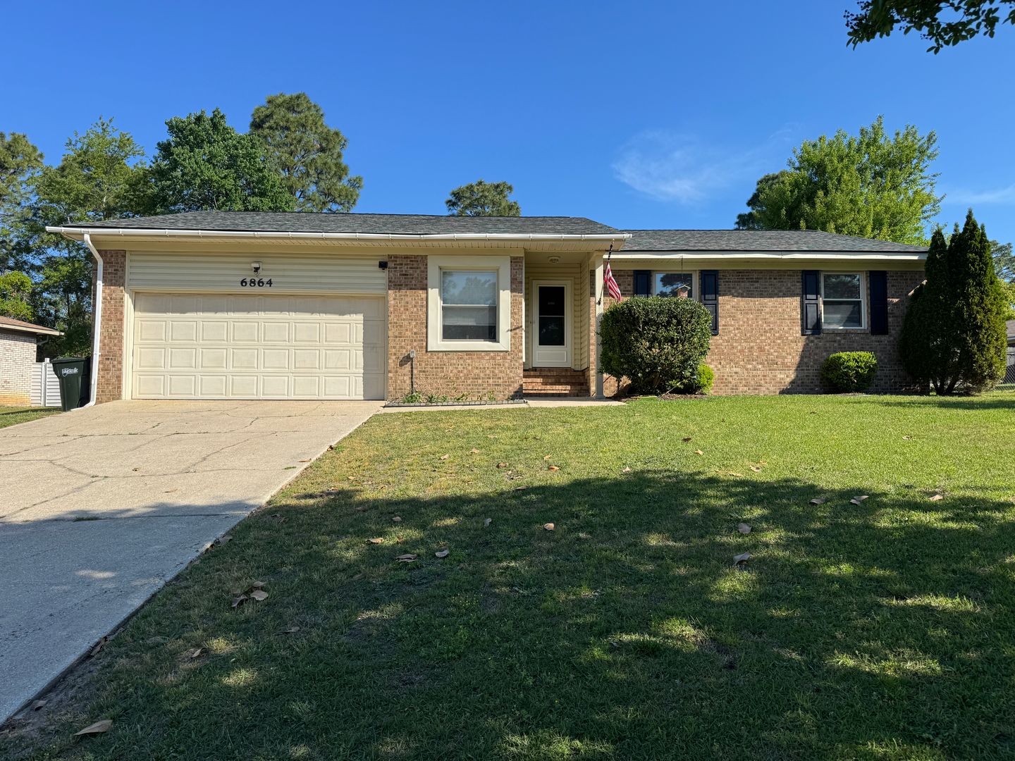 Fayetteville House: 6864 Big Wood Road