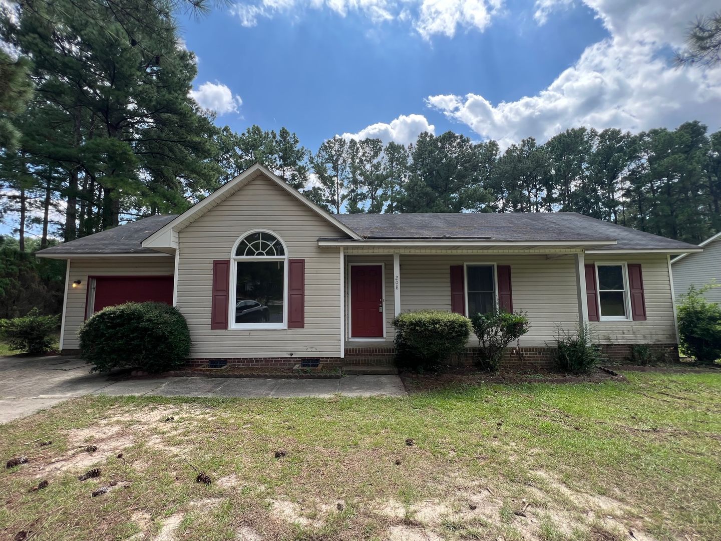 Raeford House: 208 Cobblestone Court