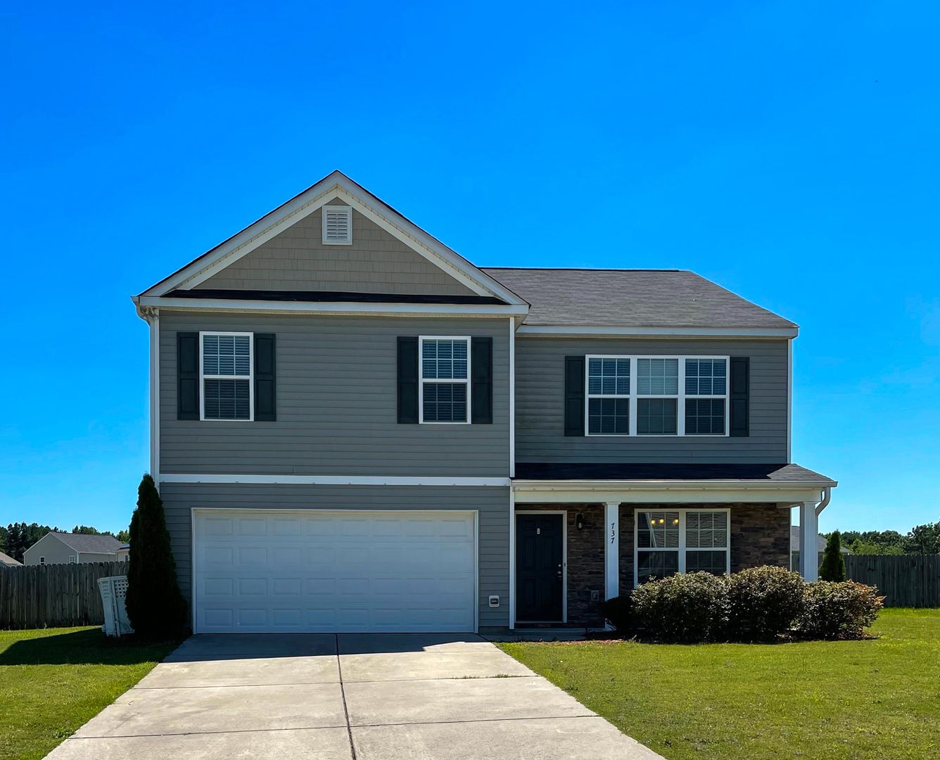 Bunnlevel House: 737 Botanical Court