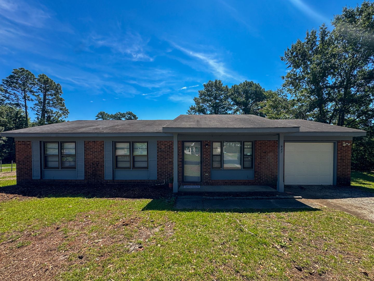 Fayetteville House: 987 Lisa Avenue