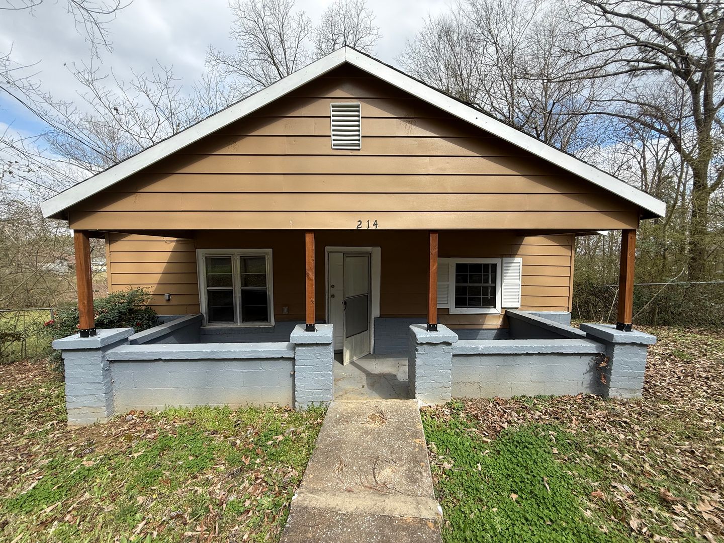 Gadsden House: 214 Keeling Rd