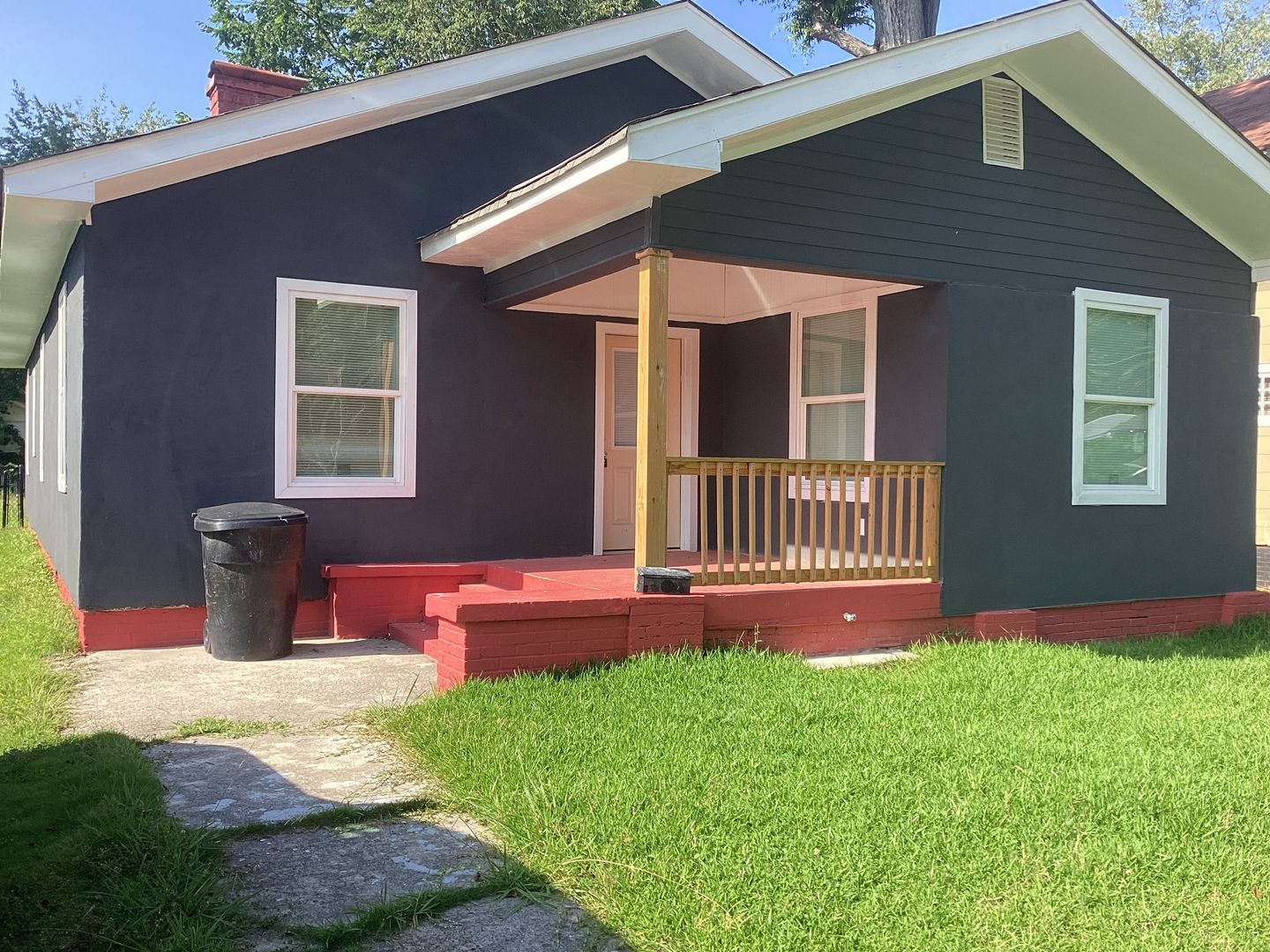Gadsden House: 1107 Walnut St