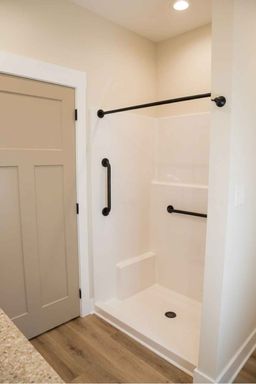 Listing photo thumbnail