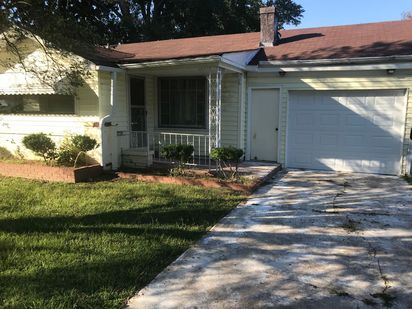 Gadsden House: 2501 Monroe Street
