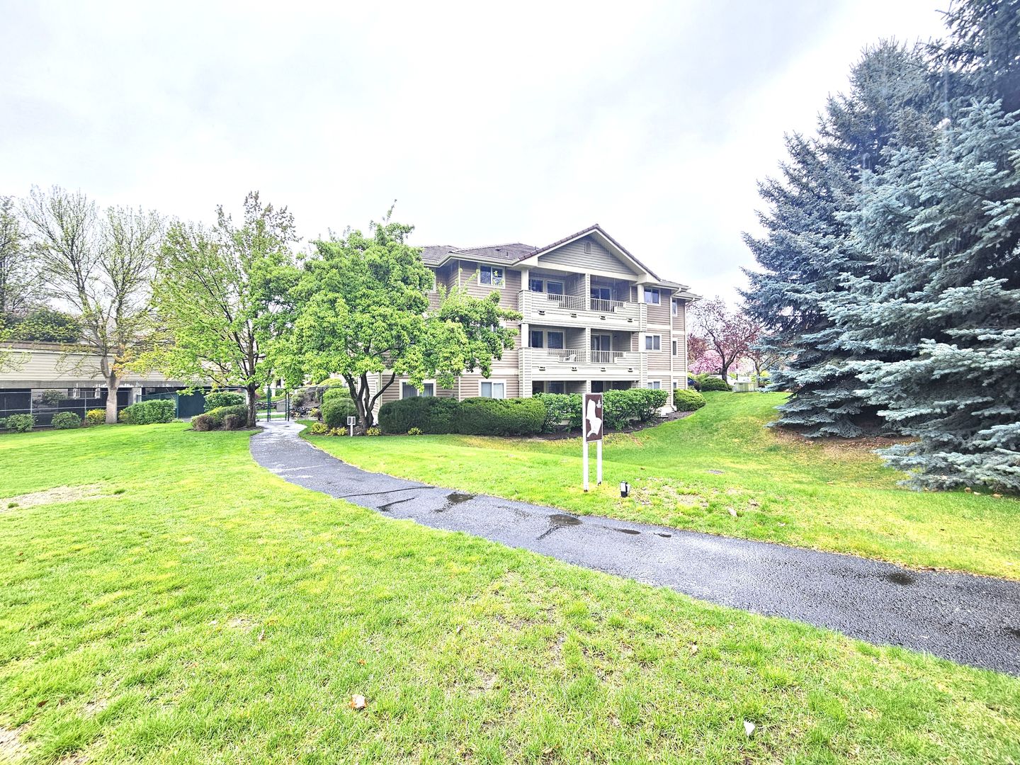 Spokane House: 639 N. Riverpoint Blvd #J308