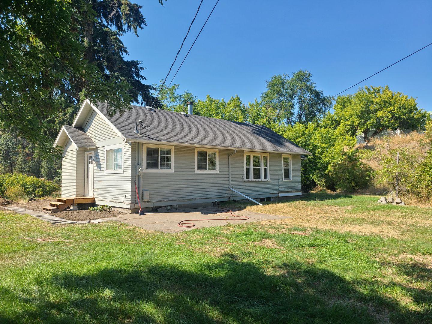 Spokane House: 2225 W 10th Ave