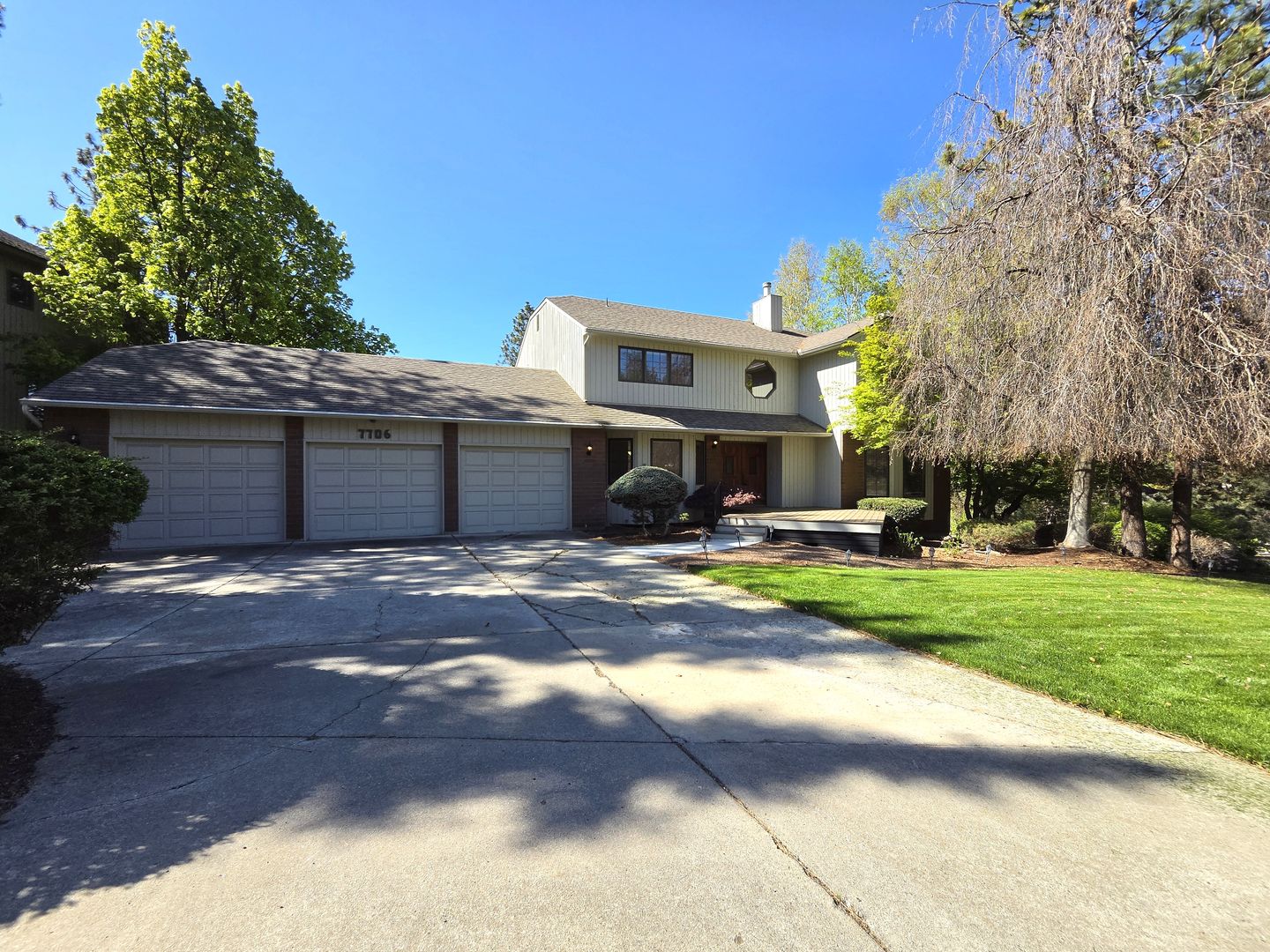 Spokane House: 7706 E Woodview Dr.