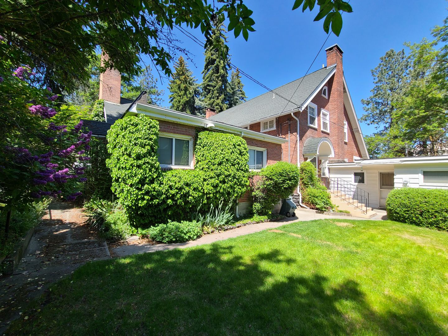 Spokane Apartment: 607 S Monroe St