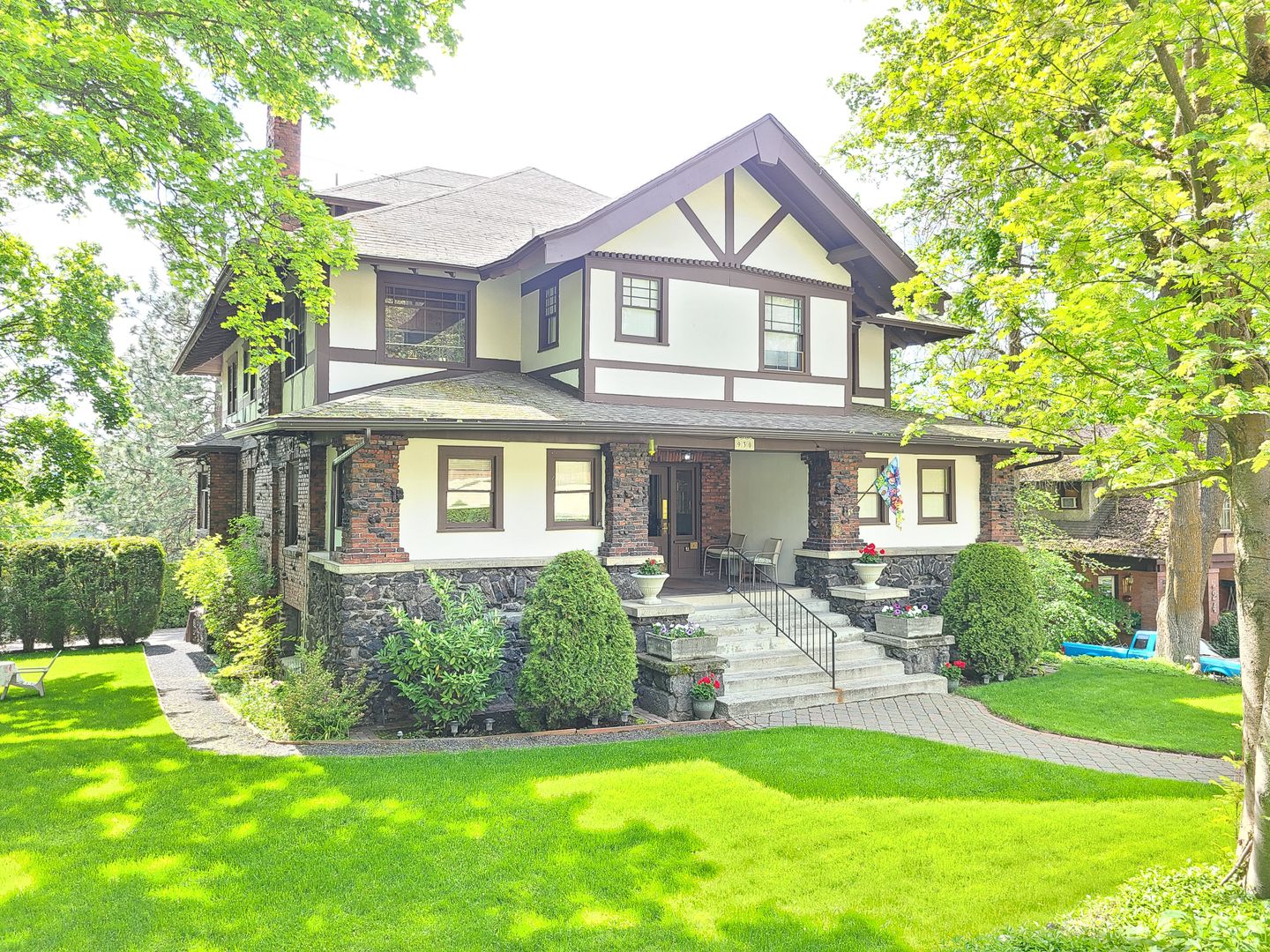 Spokane Apartment: 930 S Lincoln