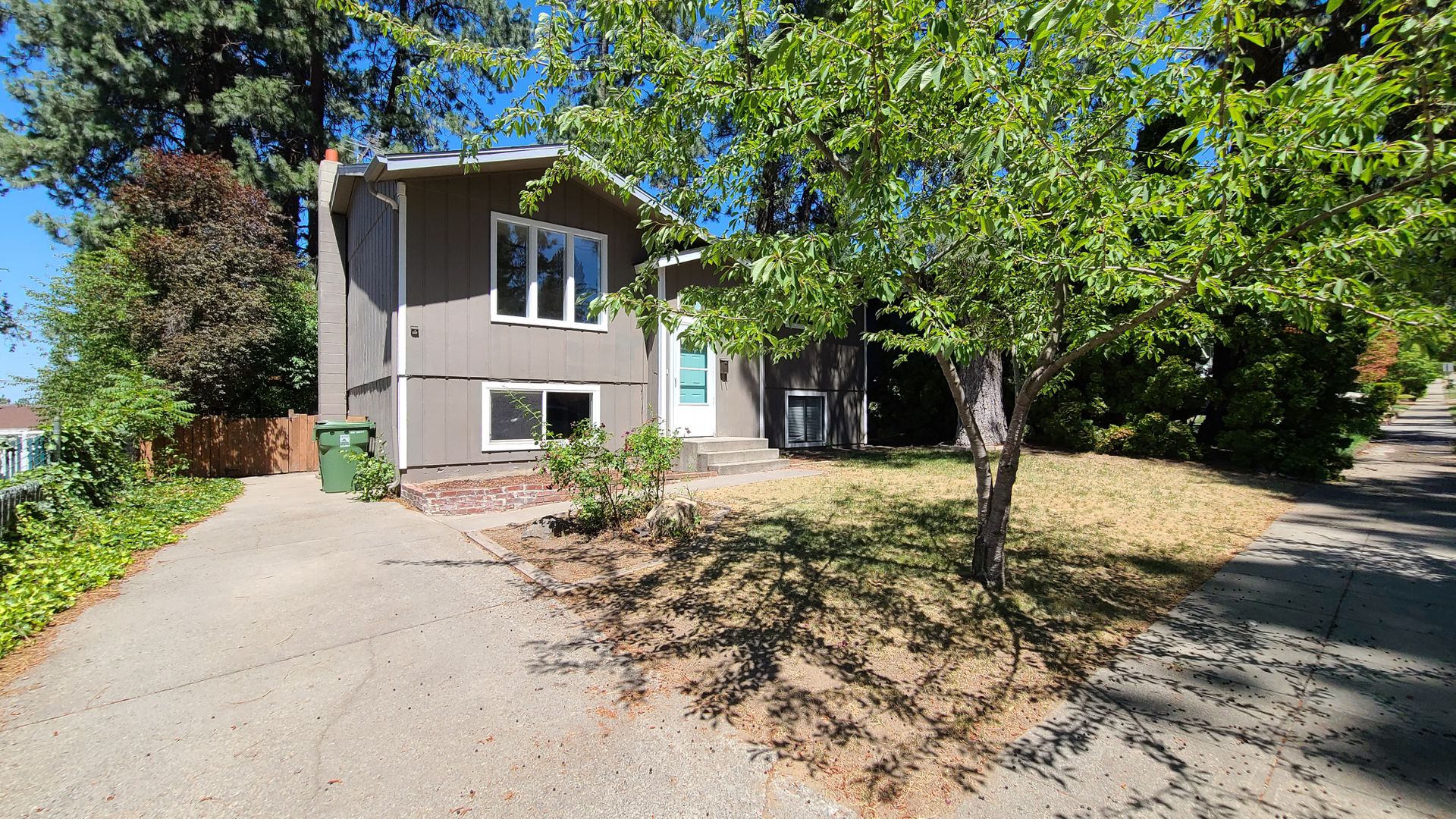 Spokane House: 4107 E Pratt Avenue