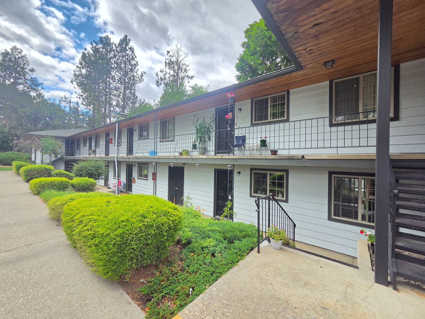 Spokane Apartment: 3315-3317 W. Bismark Ave