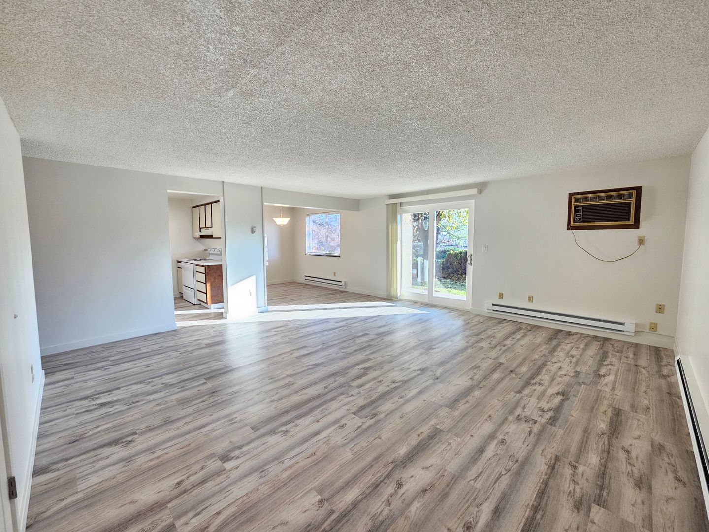 Spokane Apartment: 2735 E. Upriver Dr.