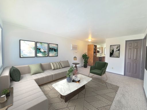 $1,145 - 2 Bed / 1 Bath Charming Triplex Unit in Northeast Spokane – photo 1