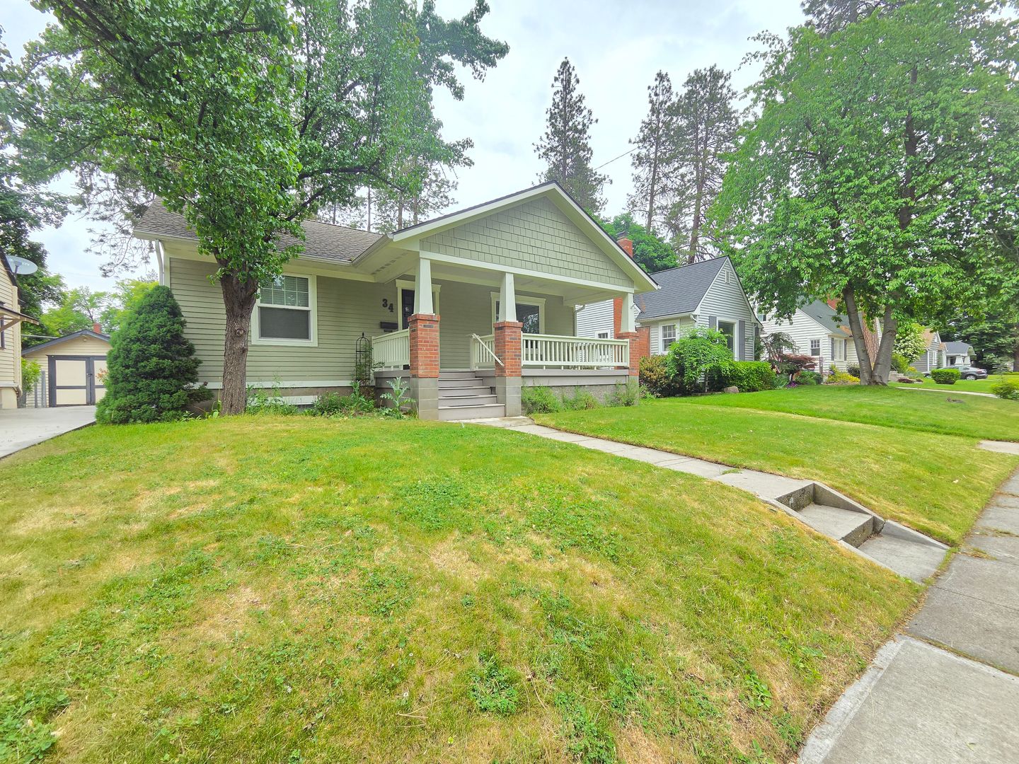 Spokane House: 34 W 26th Ave