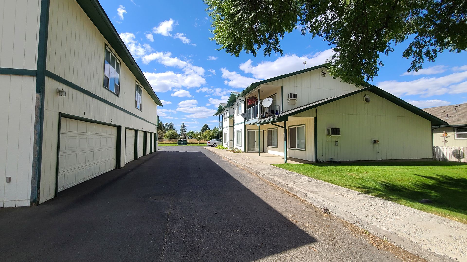 Mead Apartment: 12205 N Freya St