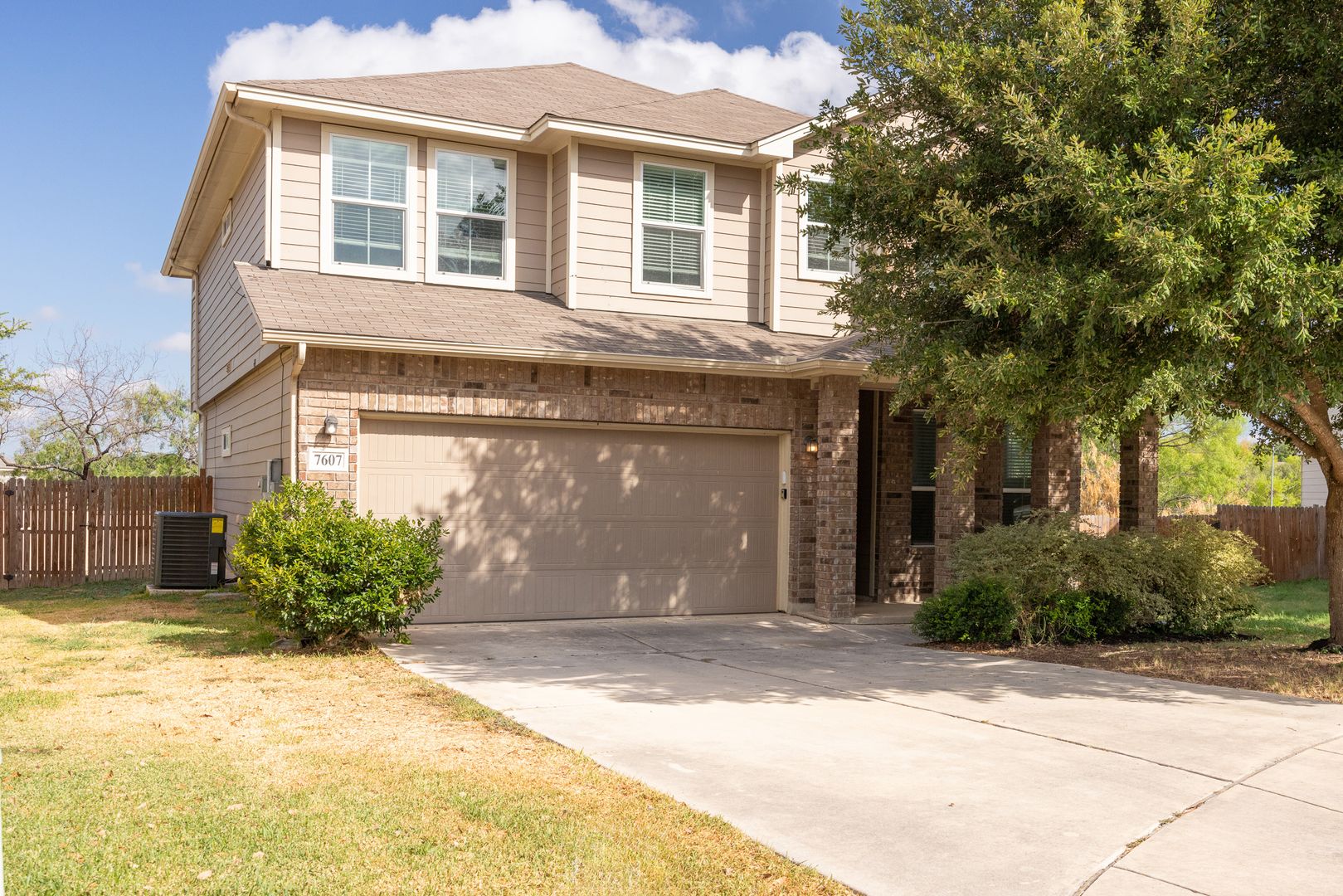 San Antonio House: 7607 Helios Rise