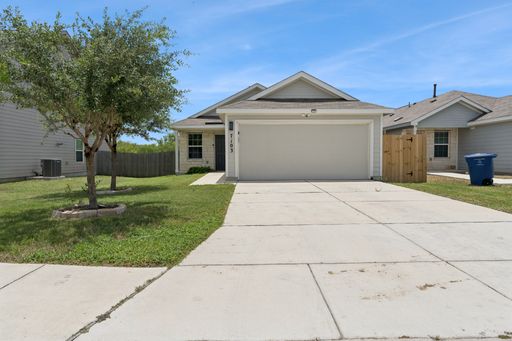 Charming 3-Bedroom Home with Spacious Backyard Deck – 7103 Cozy Run, San Antonio – photo 1
