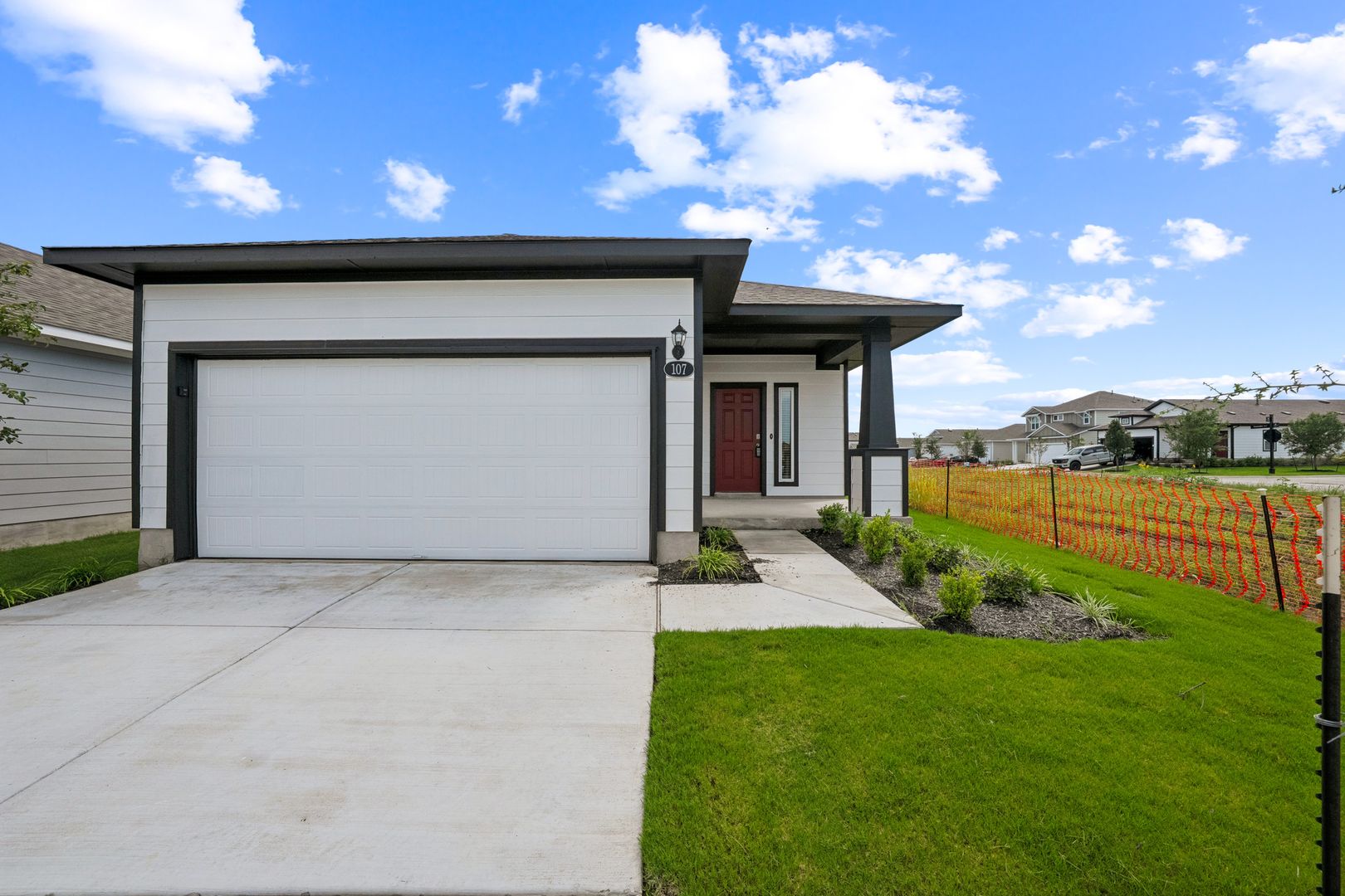 Elgin House: 107 Honeybee Lane