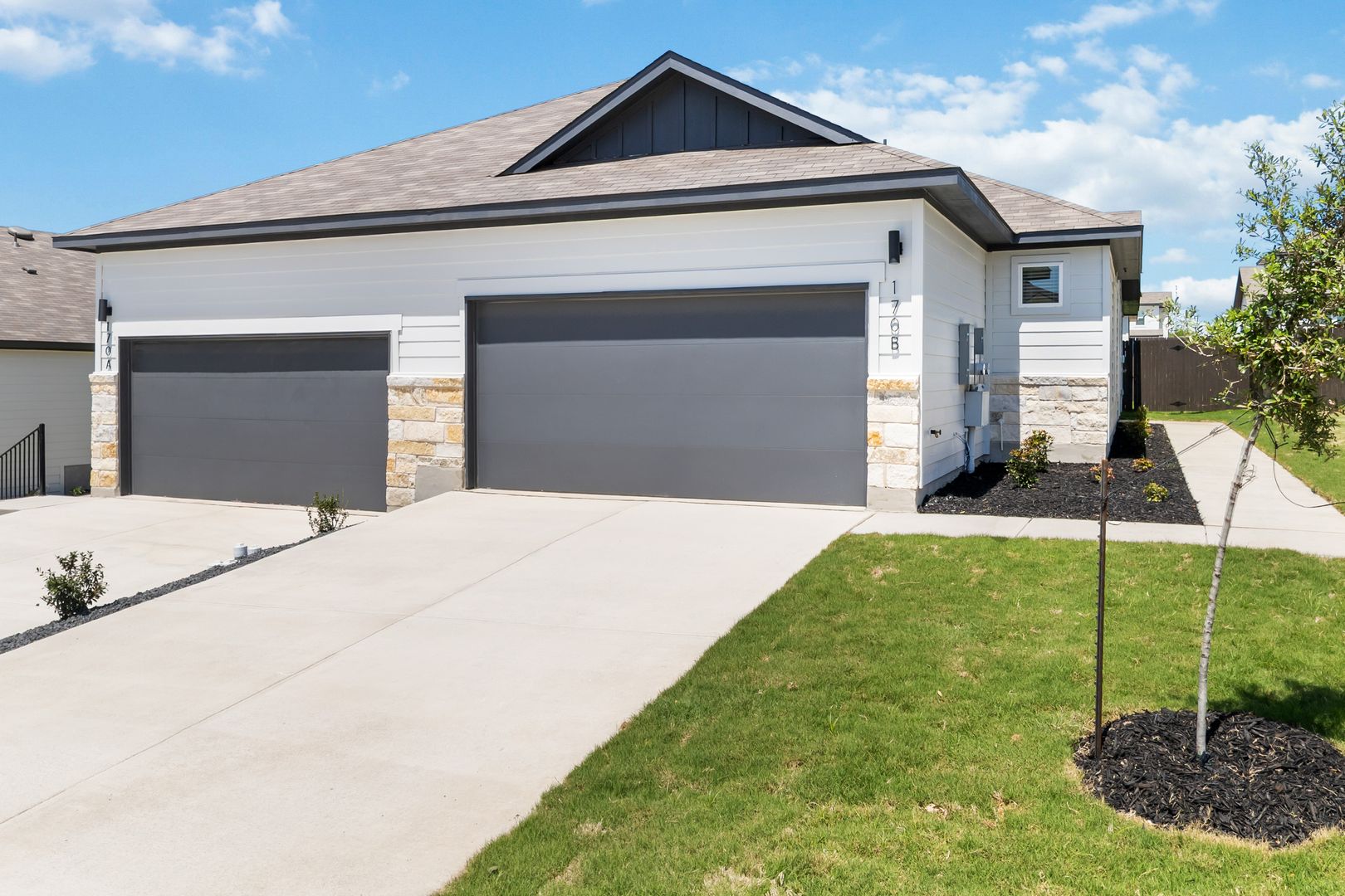 Buda House: 414 Cross Barn Blvd Unit B