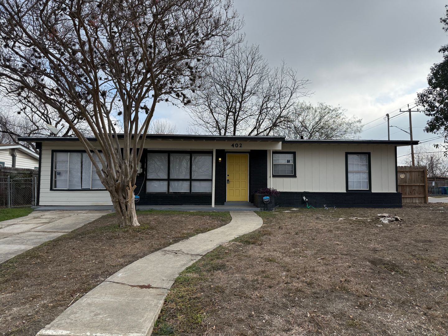 San Antonio House: 402 Surrels Ave