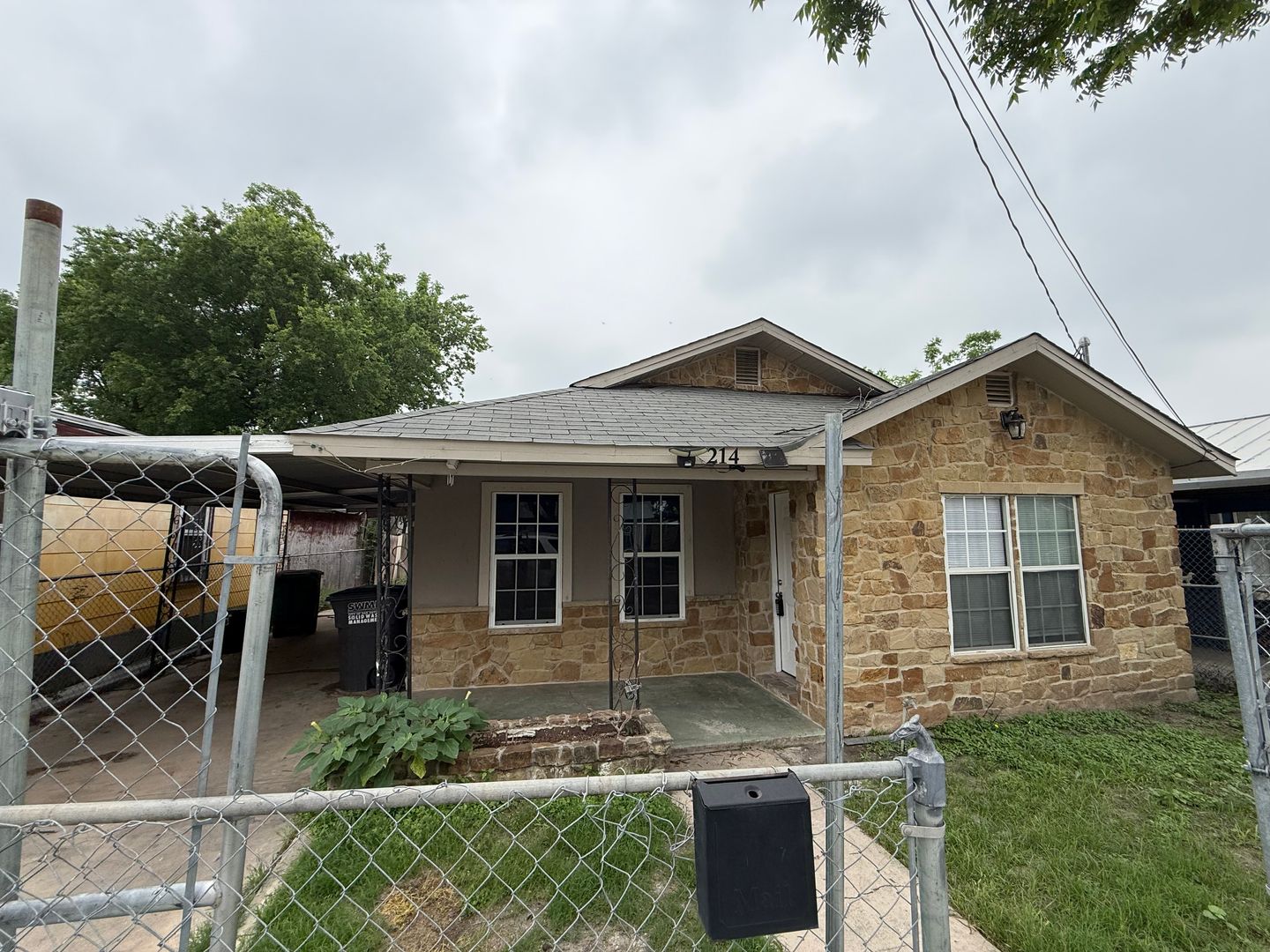 San Antonio House: 214 Aztec Alley
