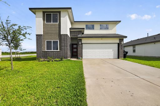 Like-New 4-Bedroom Corner Lot Home with Game Room, Appliances Included & Private Backyard – photo 1