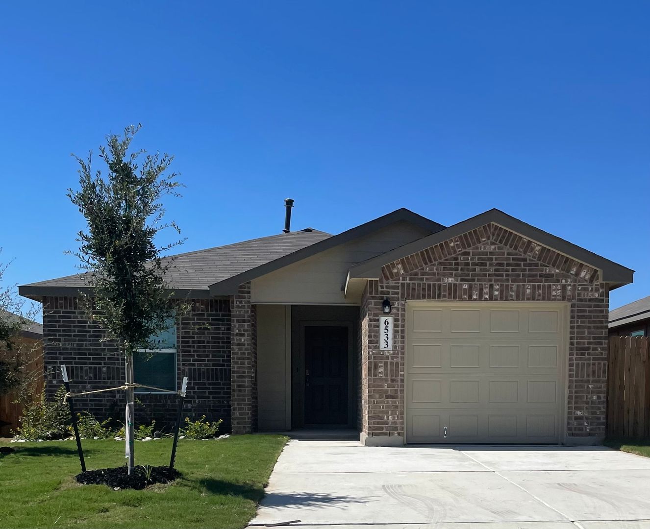 San Antonio House: 6533 Baroque Terrace