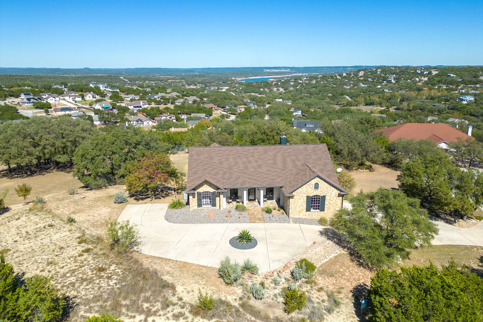 Spicewood House: 702 E Summit Drive