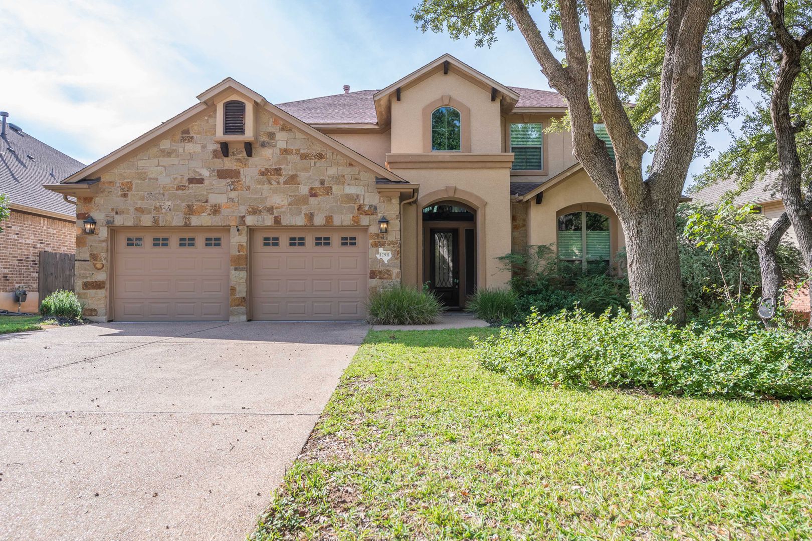 Austin House: 12911 Medina River Way