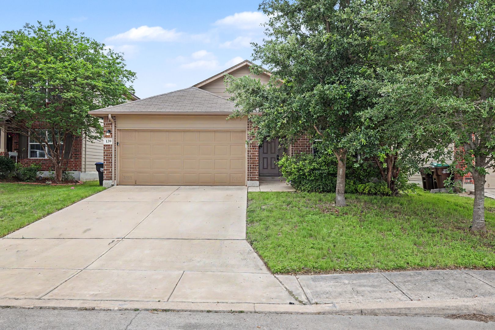 San Antonio House: 139 Kildeer Creek