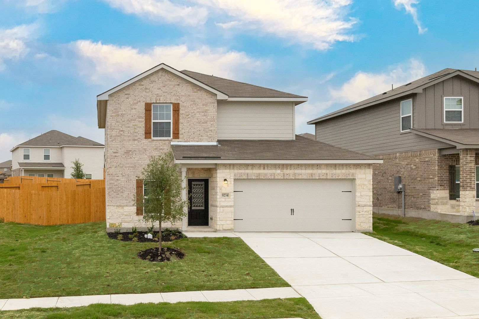 Converse House: 9234 Foxing Bluff