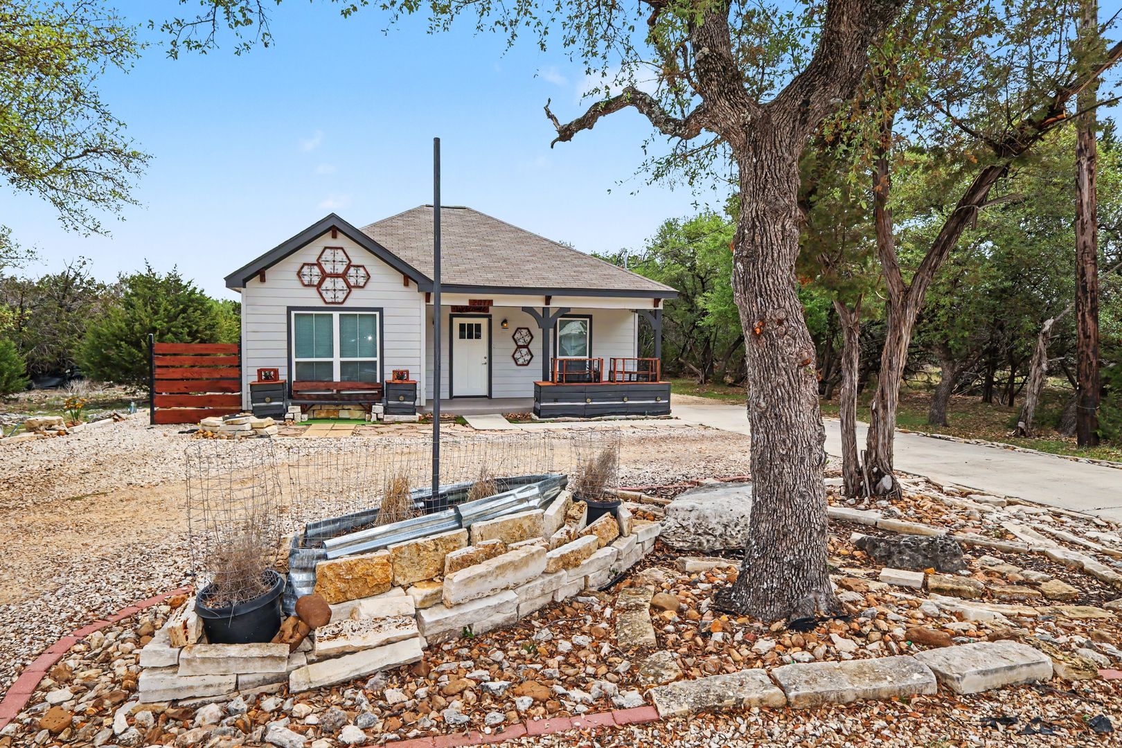 Spring Branch House: 2071 Hornsby