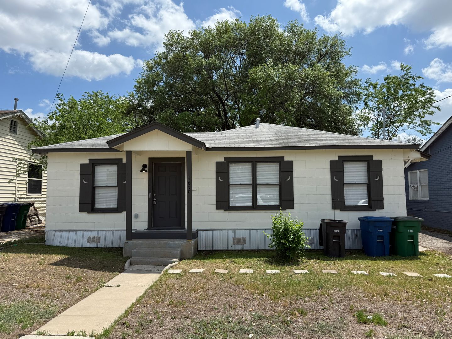 San Antonio House: 1650 Gorman St.