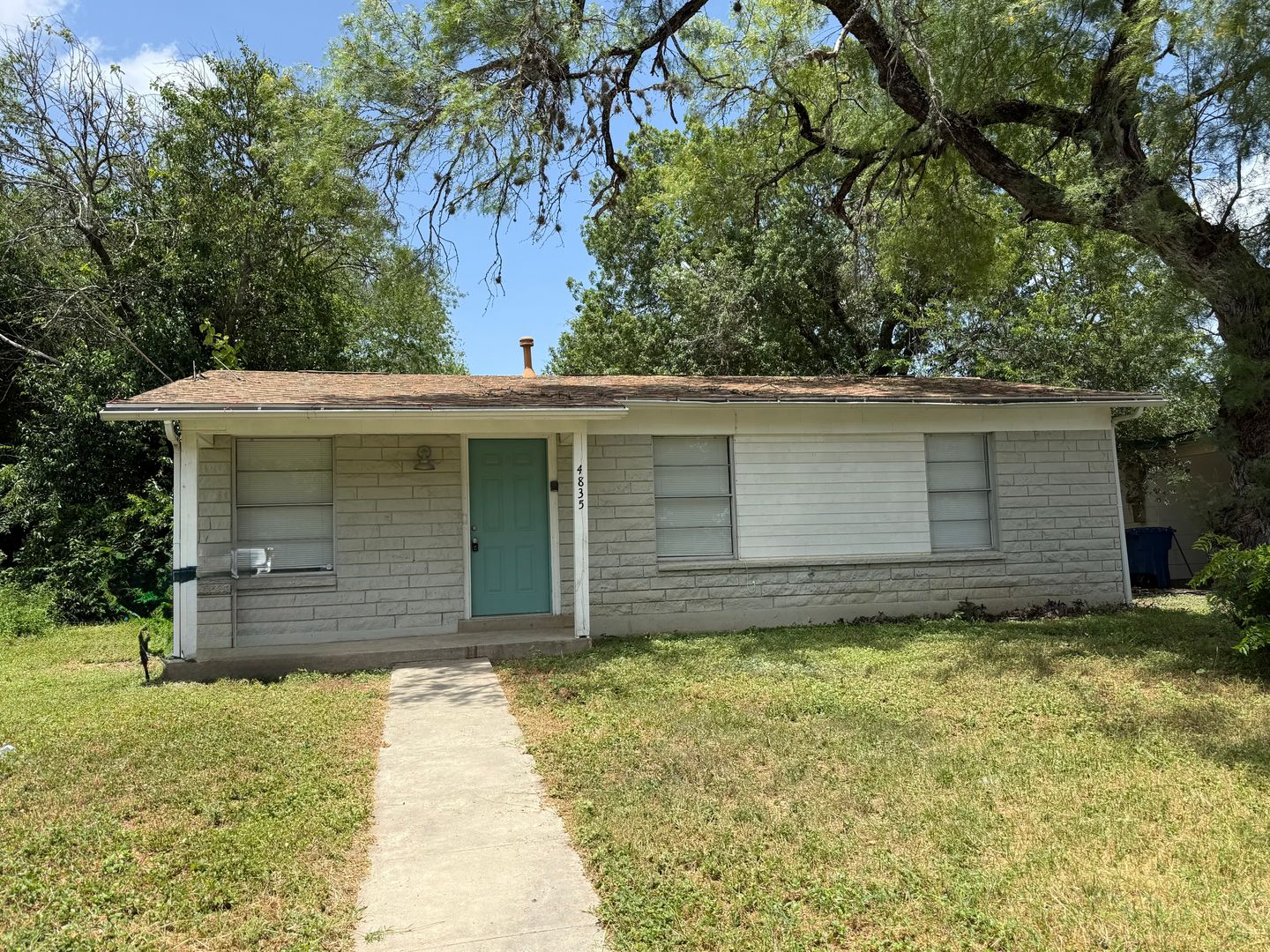 San Antonio House: 4835 Hemphill Dr.