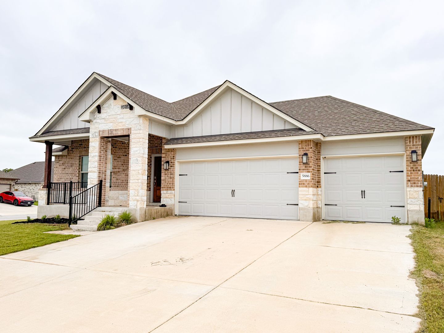 Belton House: 5886 Copano Loop