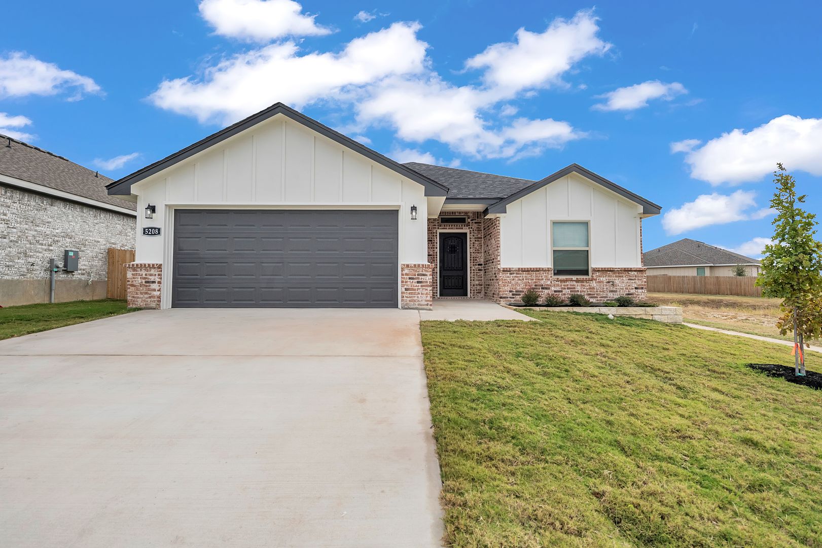 Killeen House: 5208 White Rose