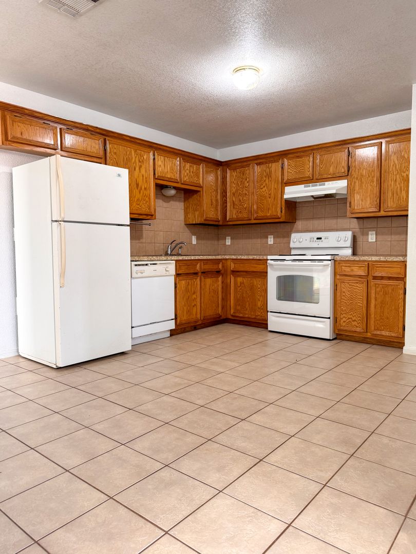 Copperas Cove Apartment: 502 Bermuda