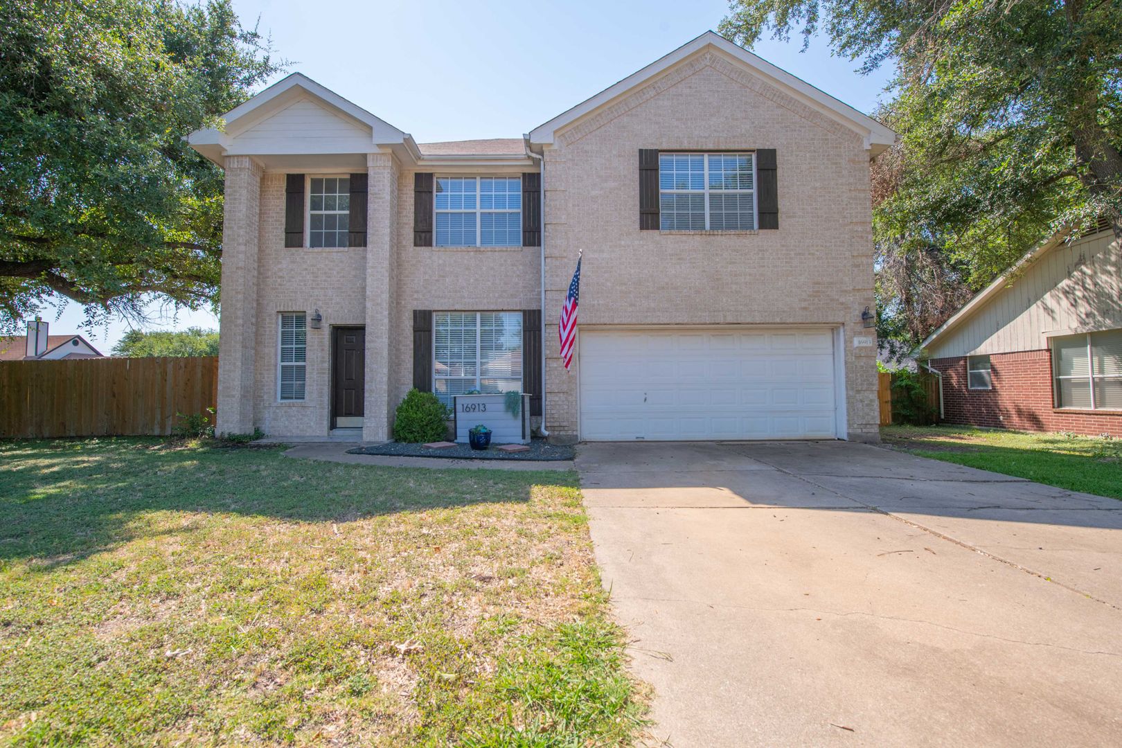 Pflugerville House: 16913 Langland