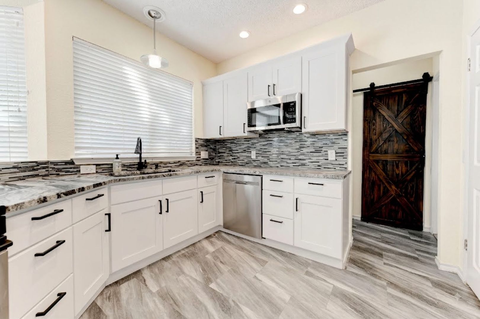 16913 Langland Rd 4 of 12