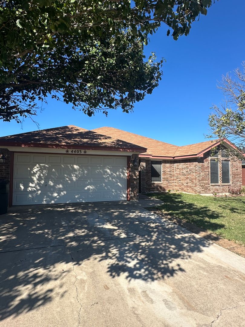 Killeen House: 4403 Captain Dr.