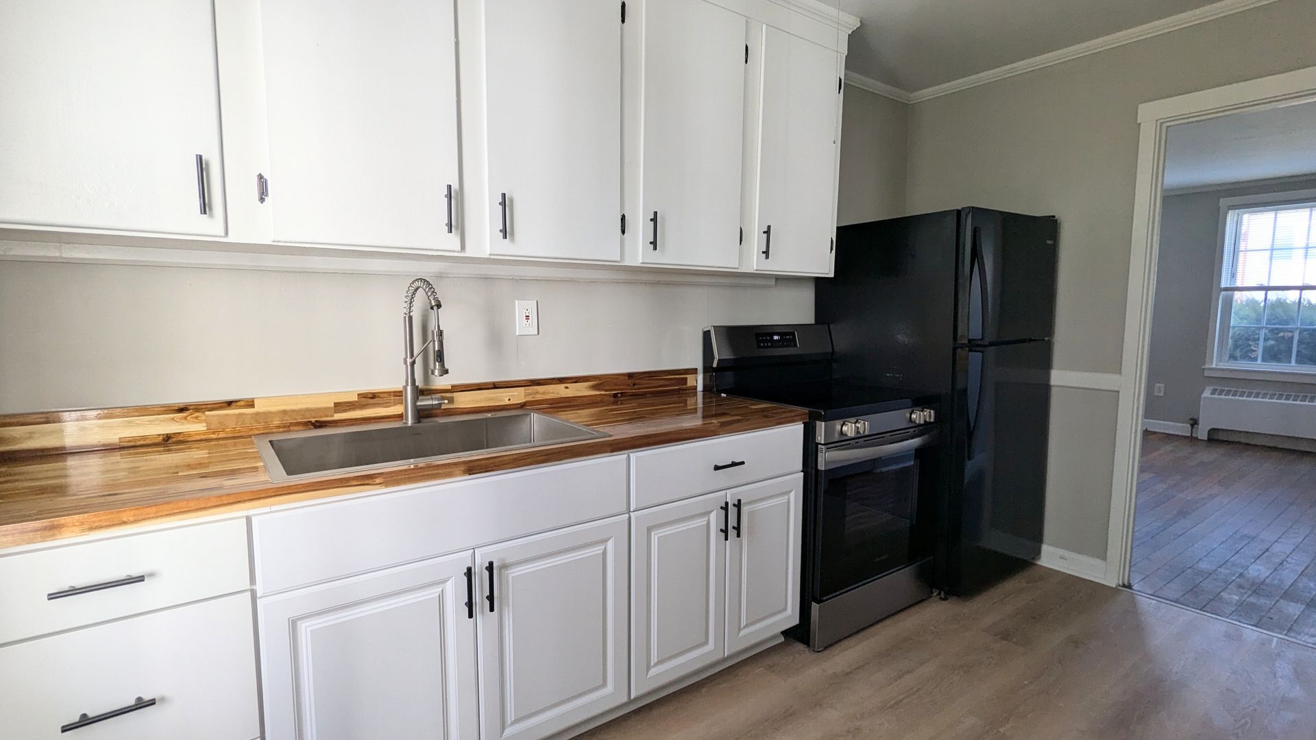 Augusta Apartment: 112 Eastern Ave