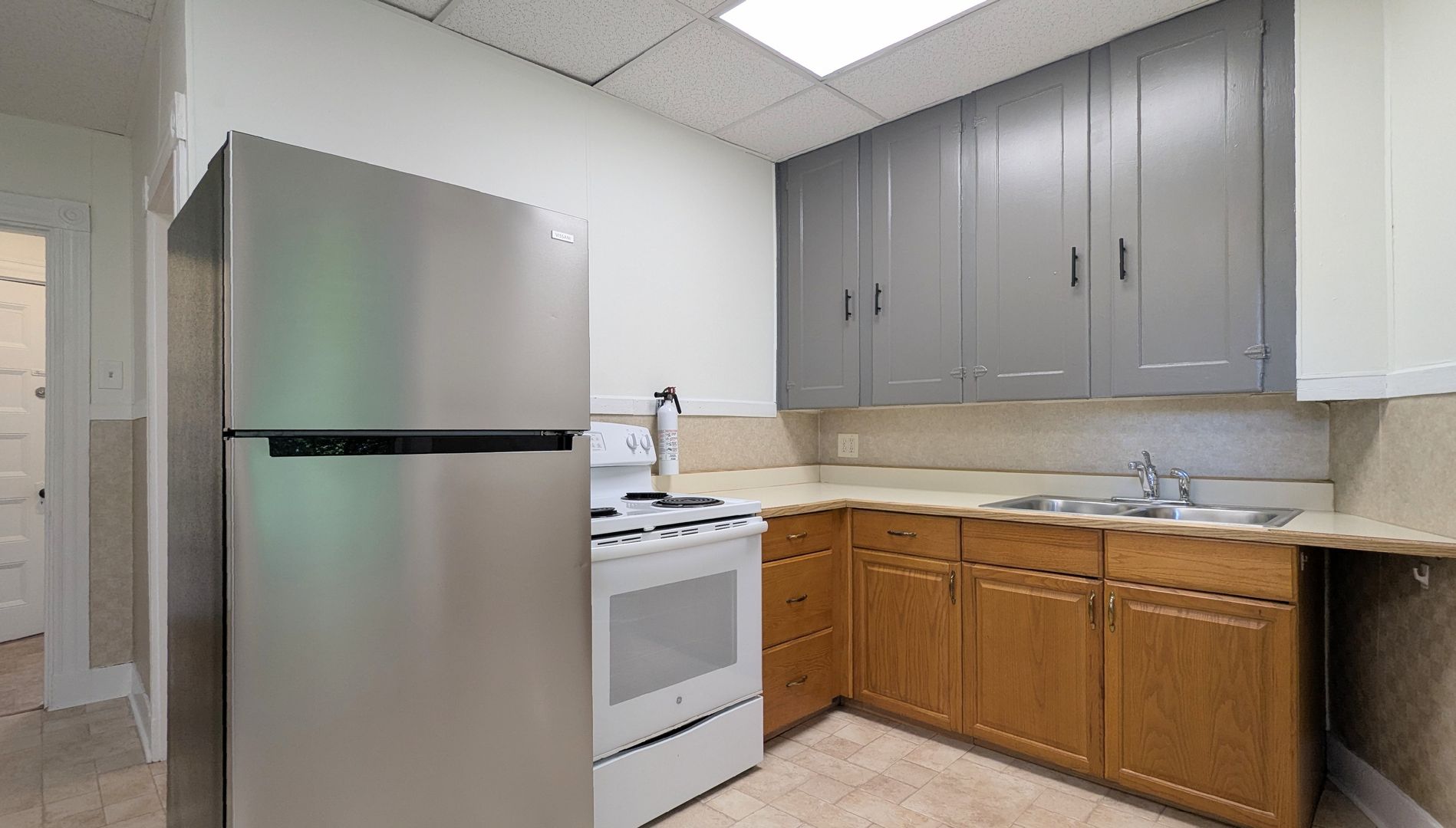 Waterville Apartment: 129 College Ave