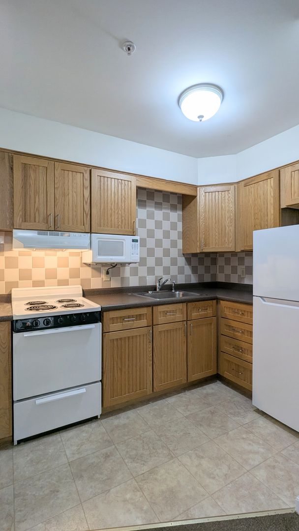 Augusta Apartment: 44 Sewall St