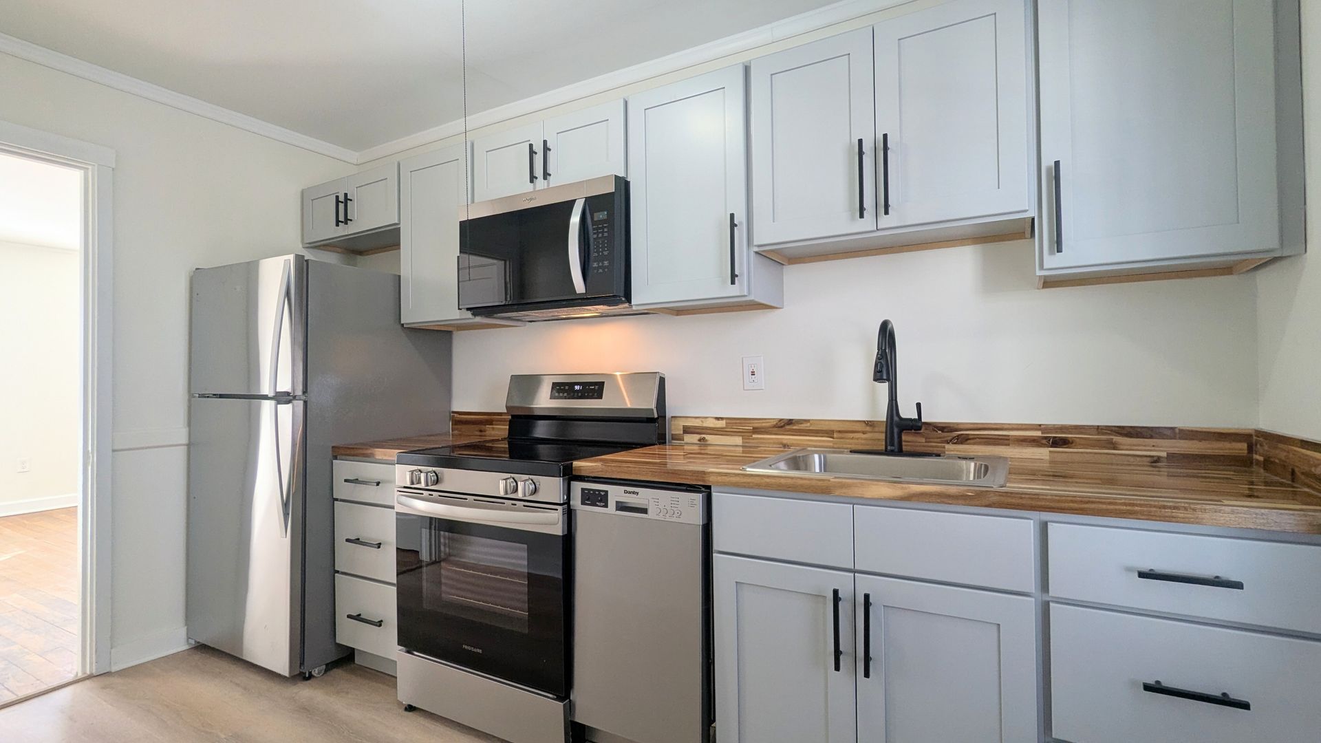 Augusta Apartment: 112 Eastern Ave