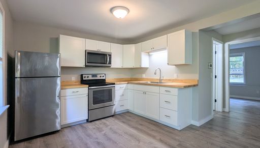 2 Bedroom, 1st floor apartment in Sidney – photo 1