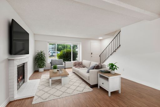 Beautiful Renovated 2x1.5 Townhome In Mountlake Terrace!
