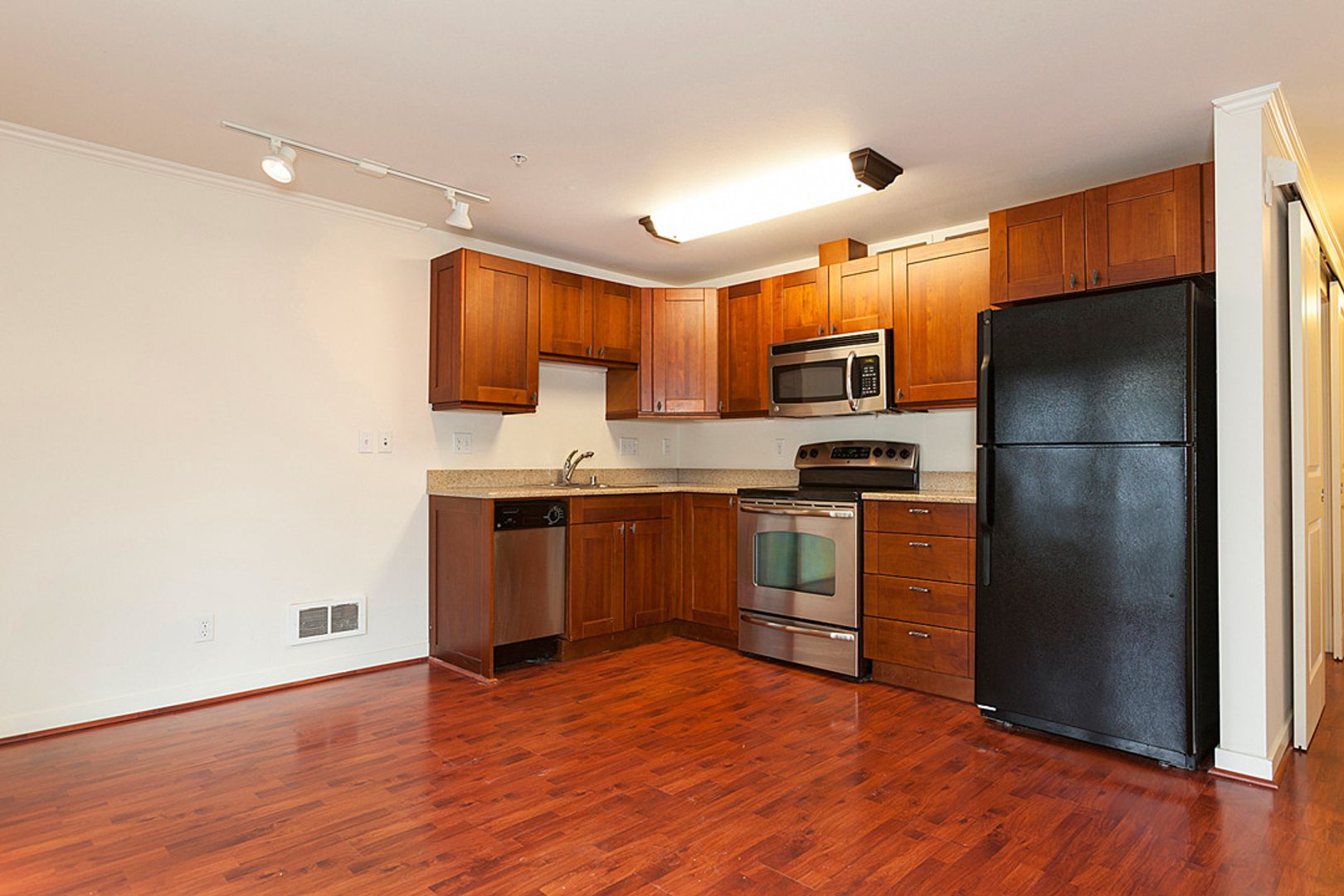Seattle Apartment: 4218 Stone Way N